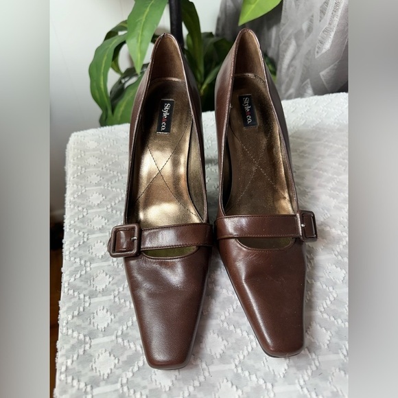 Style & Co. Brown Leather Buckled Women’s Heels Size 10 M - Picture 3 of 10